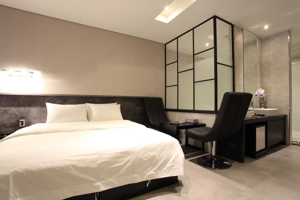 C&B Hotel Ansan Eksteriør billede