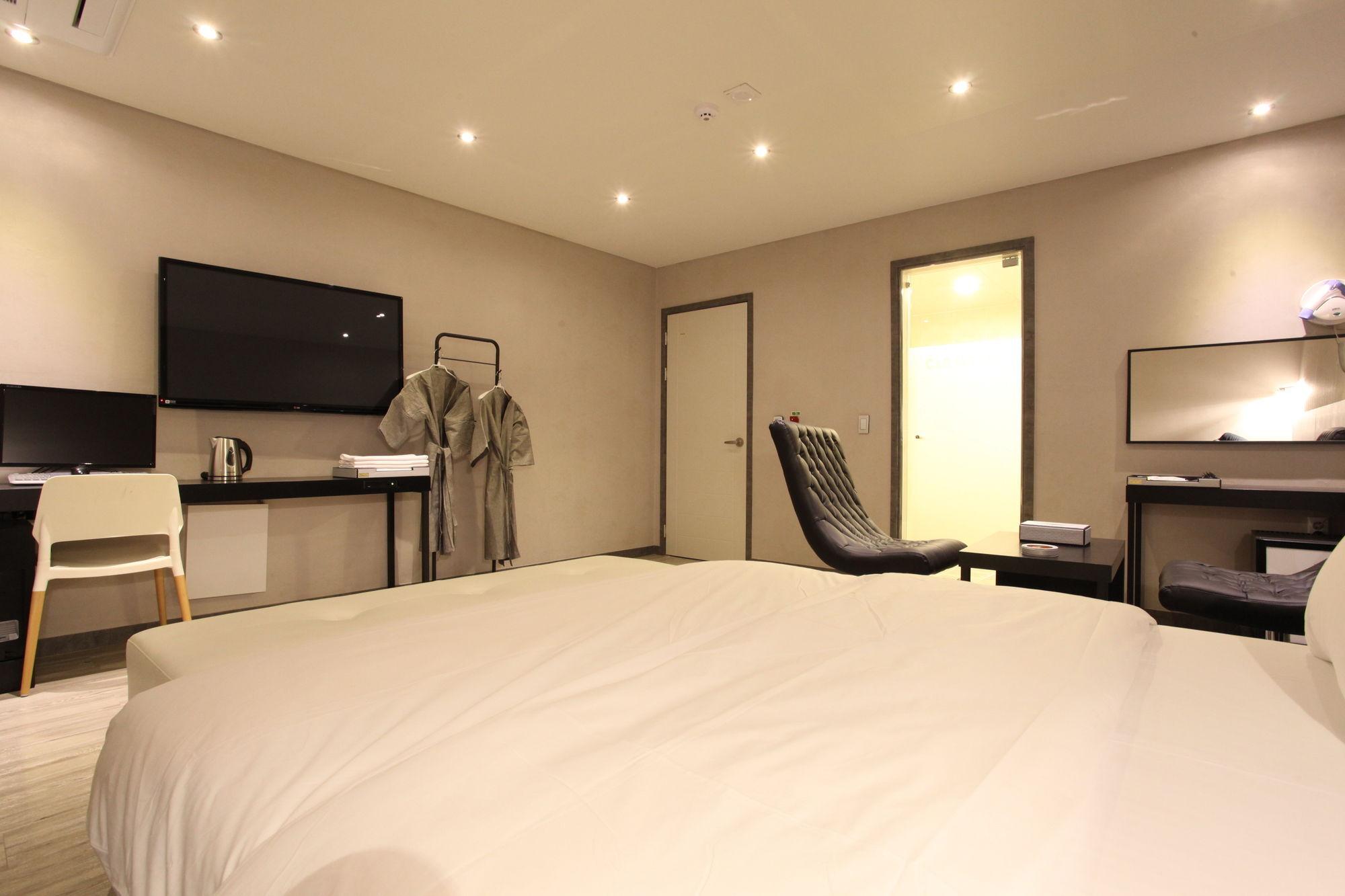 C&B Hotel Ansan Eksteriør billede